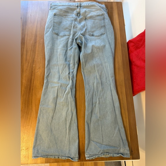 High Rise Universal Thread Jeans - Picture 2 of 3